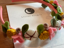 Afbeelding in Gallery-weergave laden, Bloemenhaarband bloemenmeisje