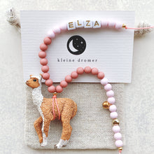 Afbeelding in Gallery-weergave laden, Naamketting Alpaca - Elza
